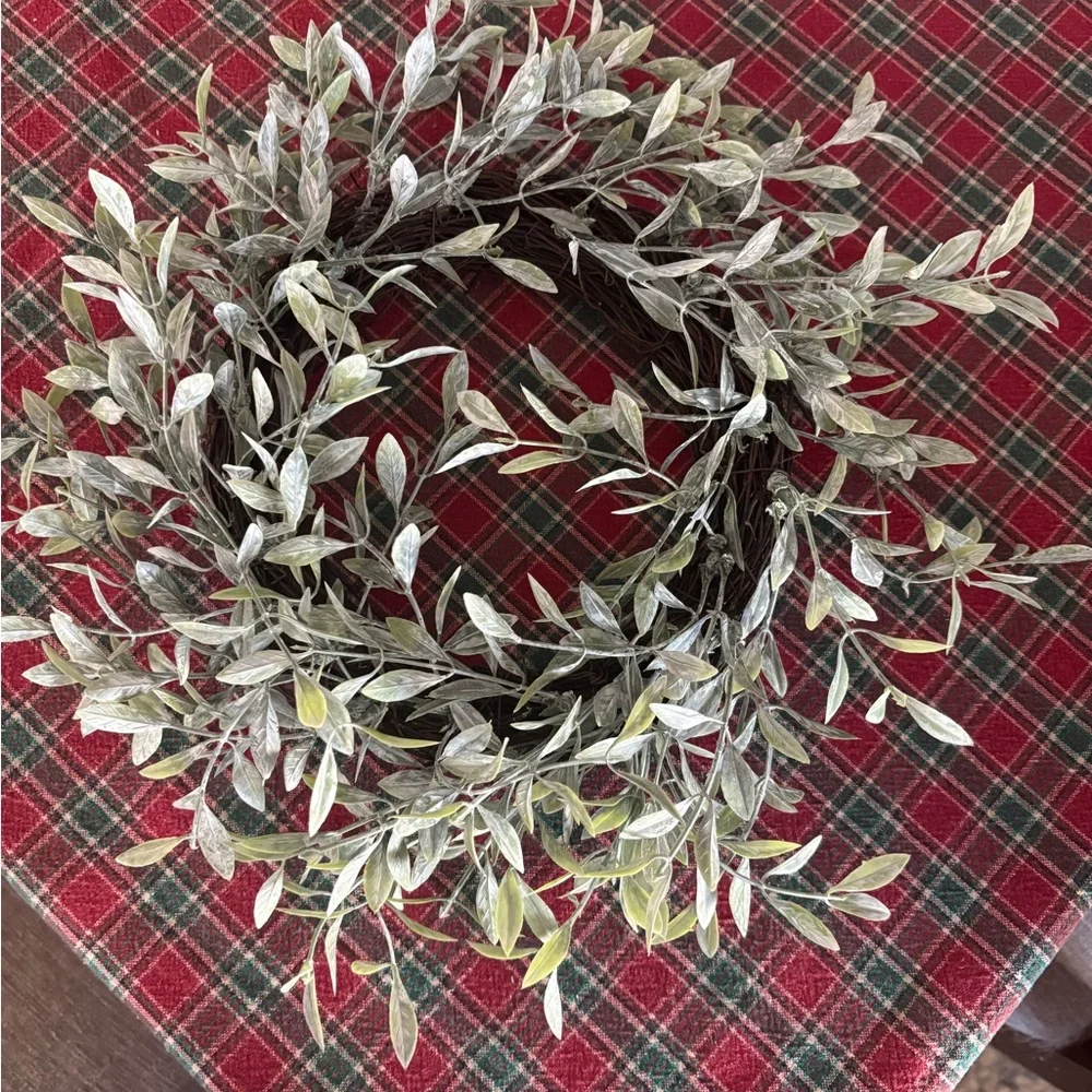 Christmas wreath 9 inches around